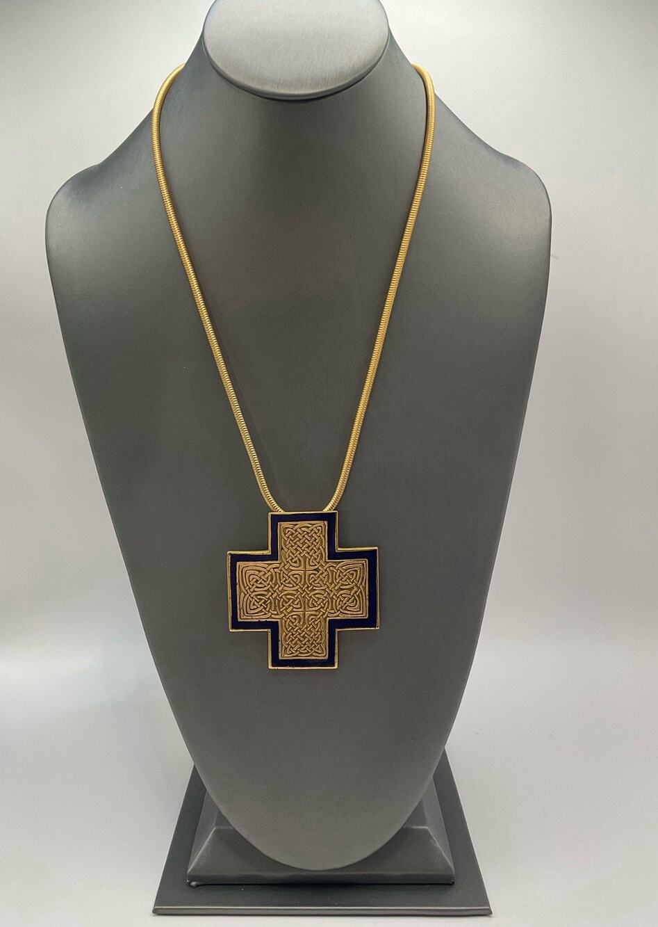 1977 MMA Metropolitan Musuem of Art Celtic Cross 36" Necklace Irish Knotwork VTG